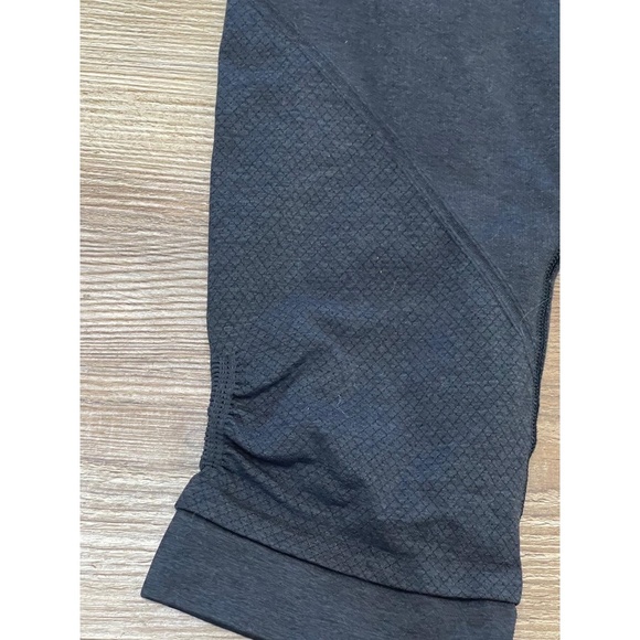 Lululemon Athletica In The Flow Crop Leggings Heathered Black Size 4 - Picture 2 of 4